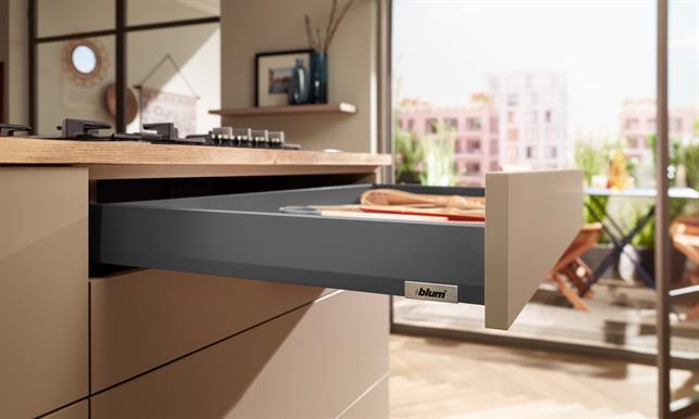 Merivobox Blumotion and Tip-On N-Height Drawers
